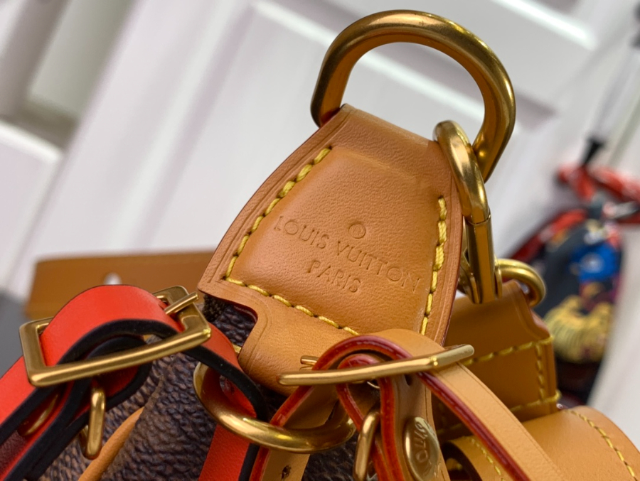 루이비통 포쉐트 악세수아 XL 모노그램 M11623 2816.59cm6.jpg