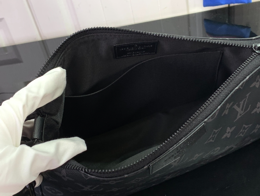 루이비통 포쉐트 악세수아 XL M11741 2816.59cm 블랙5.jpg