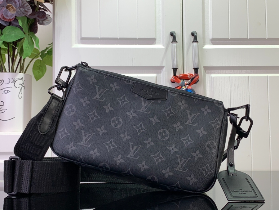 루이비통 포쉐트 악세수아 XL M11741 2816.59cm 블랙2.jpg