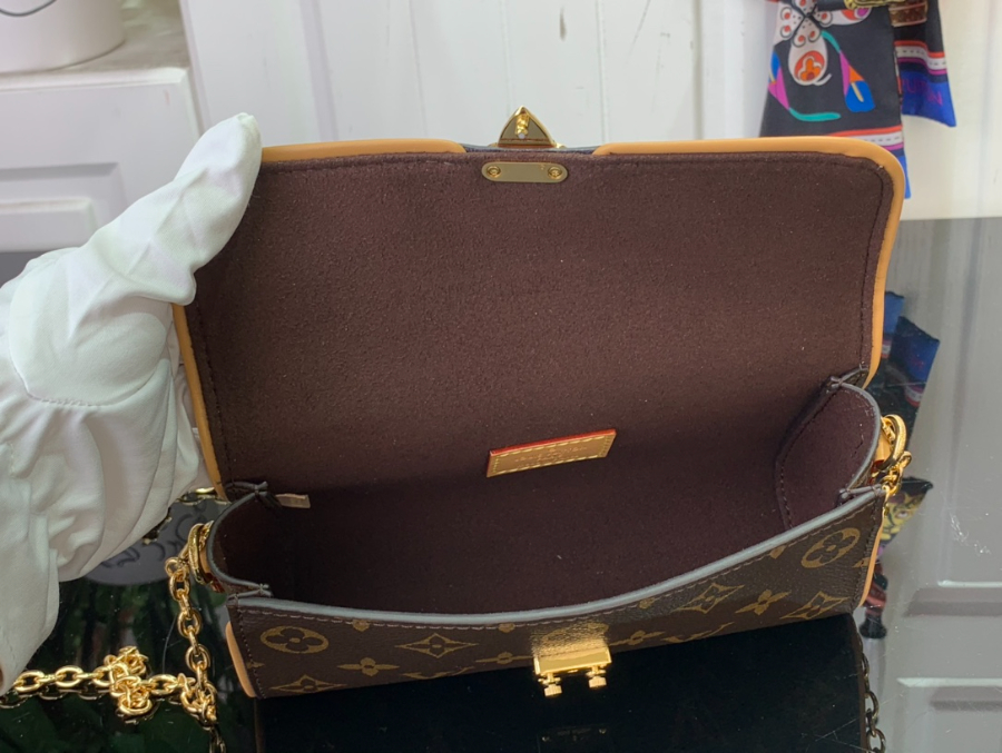 루이비통 포쉐트 카미유 M13566 20.5116cm 브라운5.jpg
