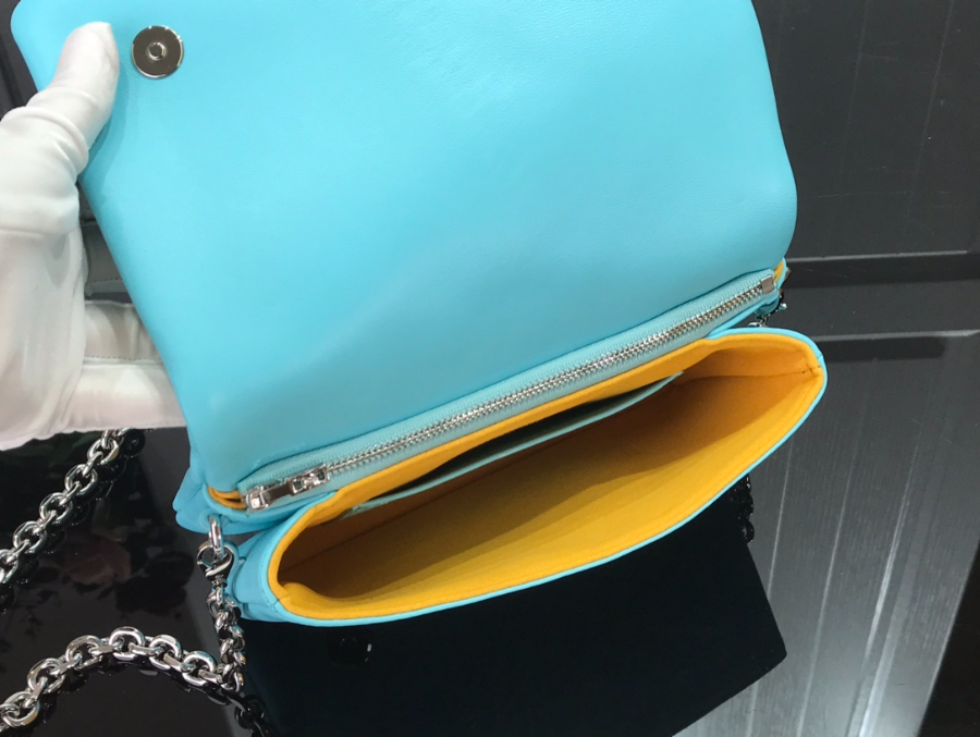 루이비통 포쉐트 쿠상 M80742 20148cm 스카이 블루5.jpg