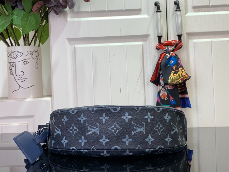 루이비통 해먹 백 M11594 15828.5cm 블루4.jpg