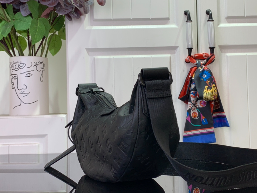 루이비통 해먹 백 M12510 15828.5cm 블랙3.jpg