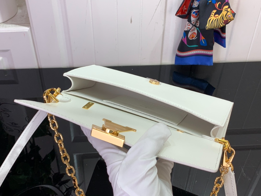 이비통 월릿 온 체인 카퓌신 12423cm M12265 화이트4.jpg