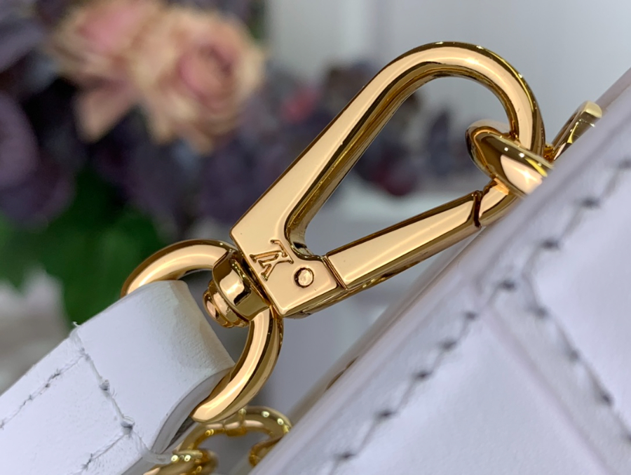 이비통 월릿 온 체인 카퓌신 12423cm M12265 화이트5.jpg