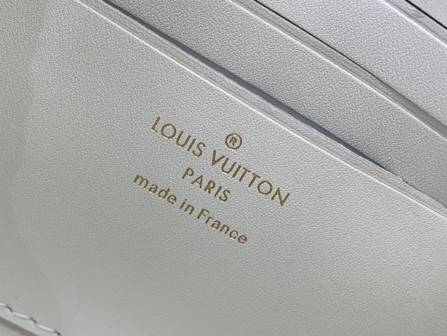 이비통 월릿 온 체인 카퓌신 12423cm M12265 화이트7.jpg