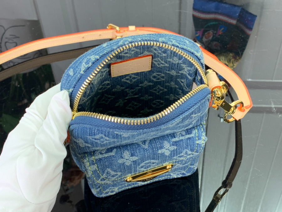 루이비통 Fairfax Pochette 숄더백 데님 M82948 142.718cm 4.jpg