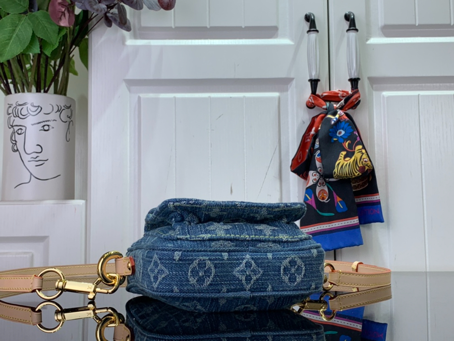 루이비통 Fairfax Pochette 숄더백 데님 M82948 142.718cm 5.jpg