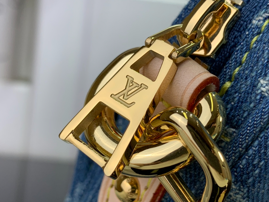 루이비통 Fairfax Pochette 숄더백 데님 M82948 142.718cm 6.jpg