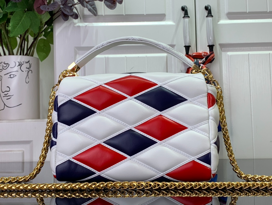 루이비통 GO-14 Twist MM 배색 231610cm2.jpg