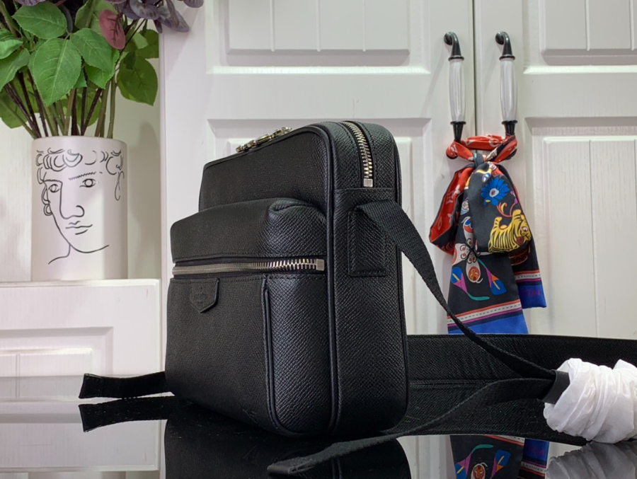 루이비통 M33435 아웃도어 메신저백 29.52010.5cm3.jpg