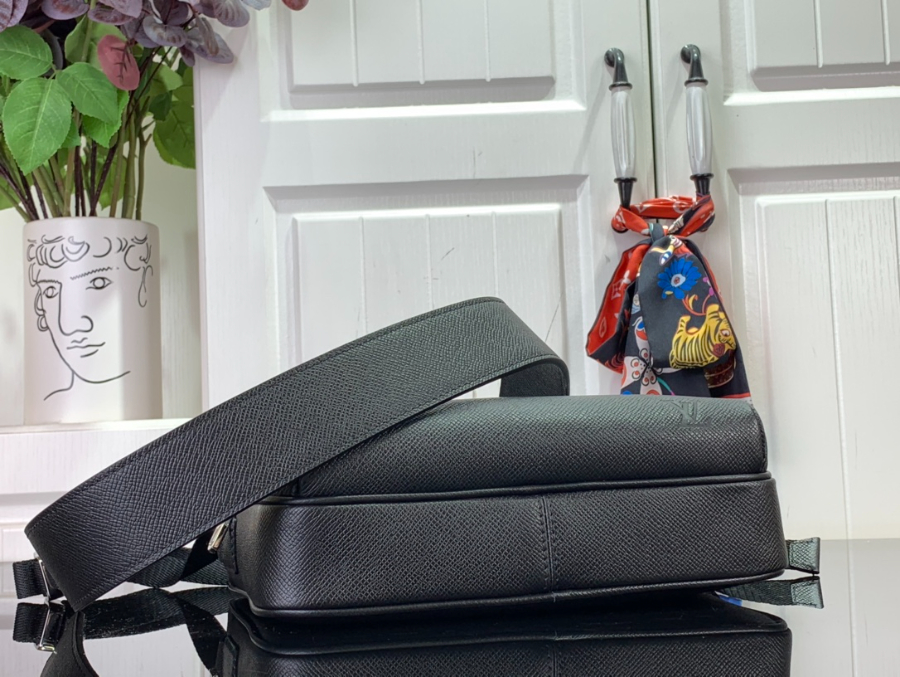 루이비통 M33435 아웃도어 메신저백 29.52010.5cm4.jpg