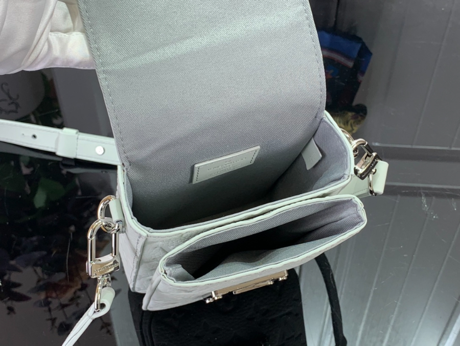 루이비통 S-락 버티컬 M82568 12197cm 그레이5.jpg