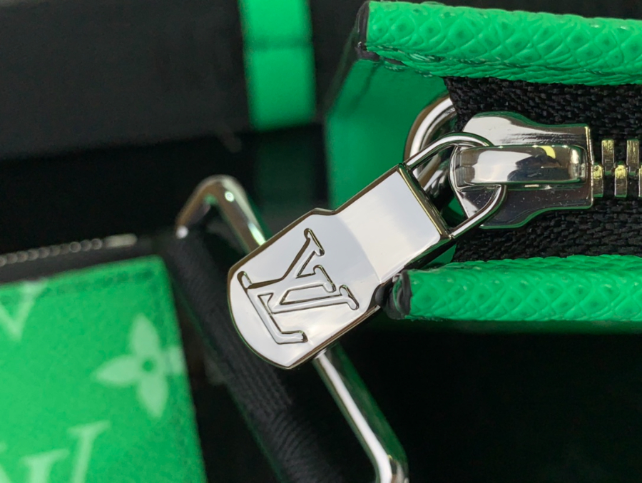 루이비통 가스통 웨어러블 월릿 크로스백 M83099 2214.54.5cm 2컬러10.jpg