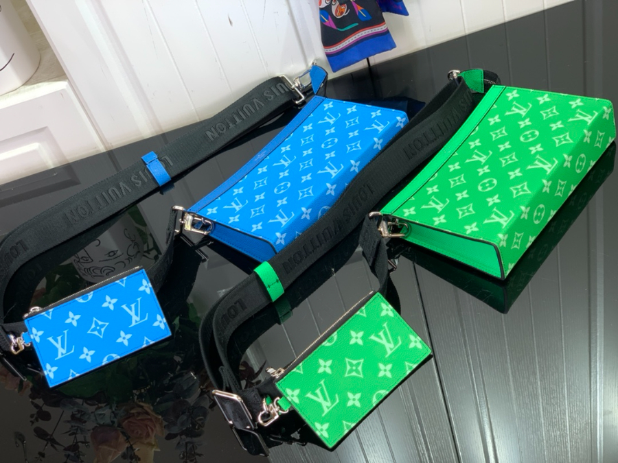 루이비통 가스통 웨어러블 월릿 크로스백 M83099 2214.54.5cm 2컬러03.jpg