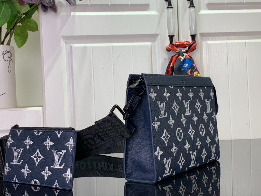 루이비통 가스통 웨어러블 월릿 크로스백 M83384 2214.54.5cm4.jpg