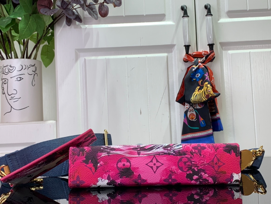 루이비통 가스통 웨어러블 월릿 크로스백 M83466 2214.54.5cm 레드4.jpg