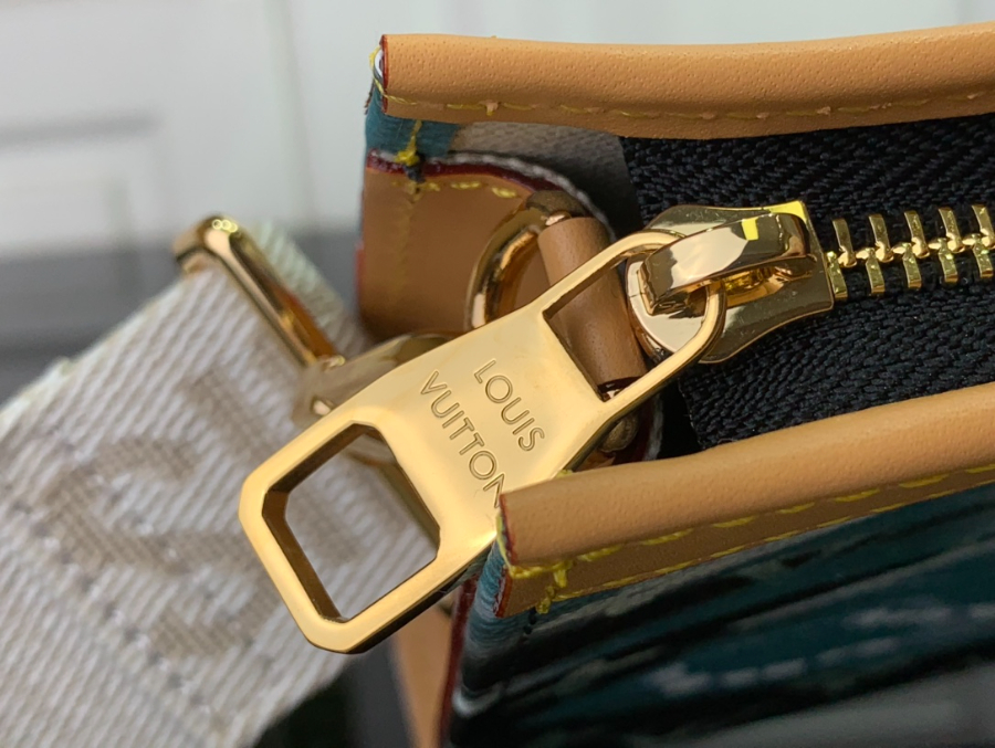 루이비통 가스통 웨어러블 월릿 크로스백 M83466 2214.54.5cm 흑녹색7.jpg