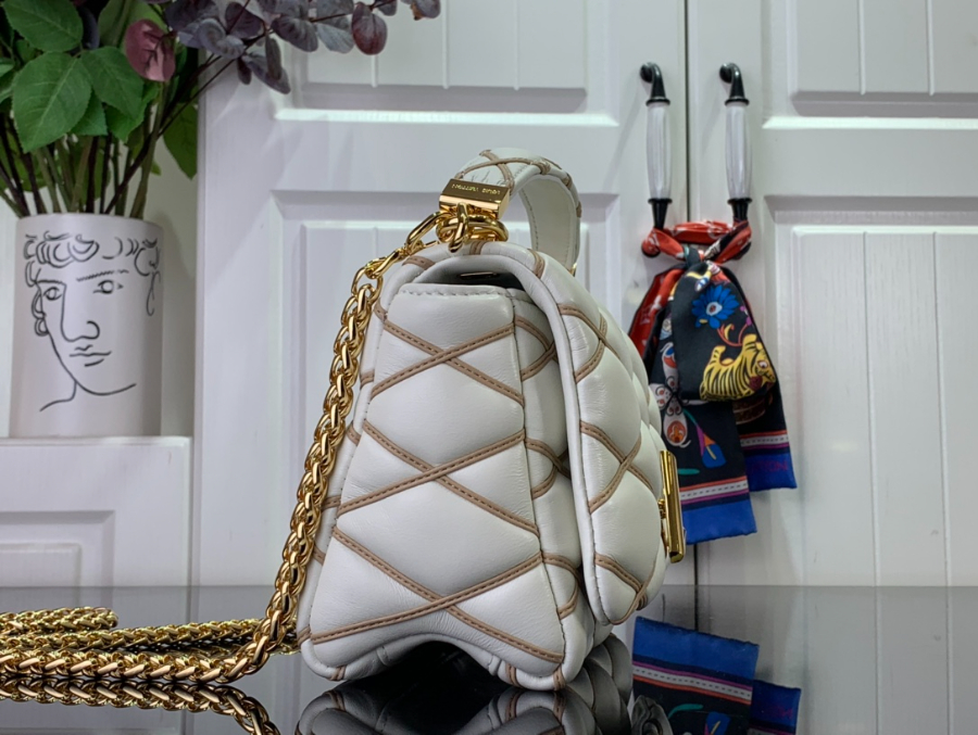 루이비통 고-14 MM M22890 231610cm 화이트 골드3.jpg