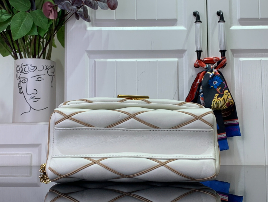 루이비통 고-14 MM M22890 231610cm 화이트 골드4.jpg