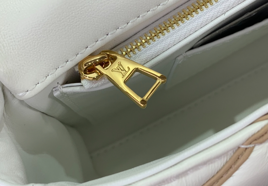 루이비통 고-14 MM M22890 231610cm 화이트 골드6.jpg