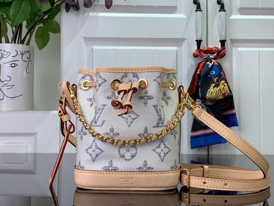 루이비통 나노 노에 M83453 131610cm1.jpg