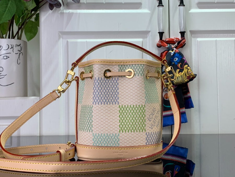 루이비통 나노 노에 피스타치오 N40640 131610cm2.jpg