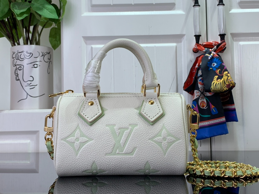 루이비통 나노 스피디 M24169 16107.5cm 연그린1.jpg