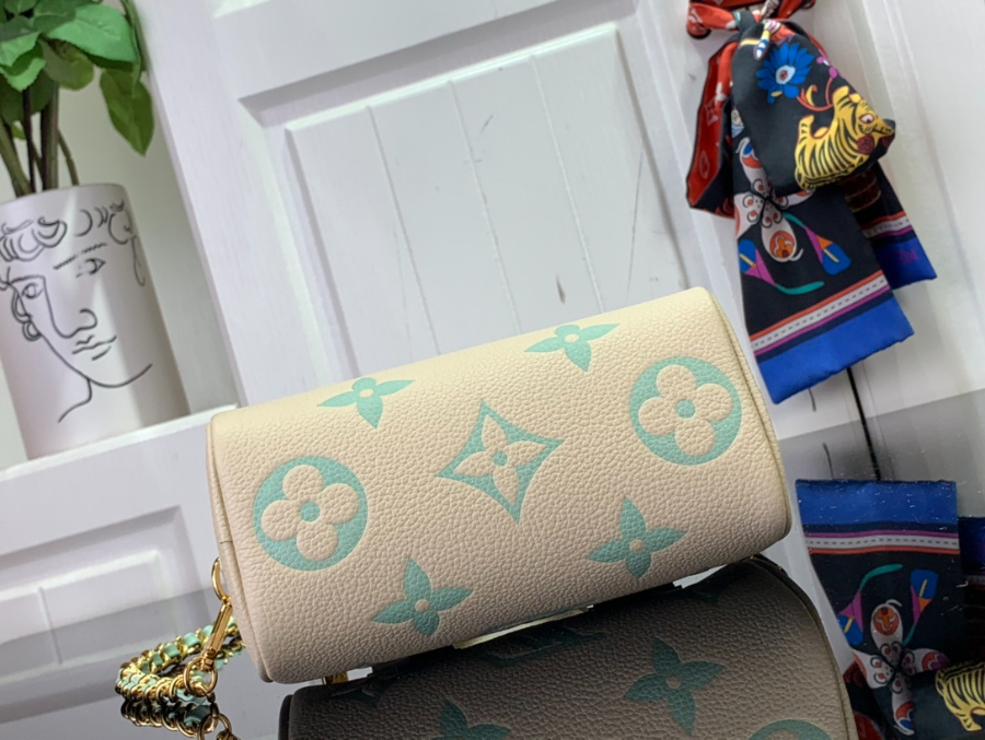 루이비통 나노 스피디 라떼 화이트 마차 그린 M24169 16107.5cm4.jpg