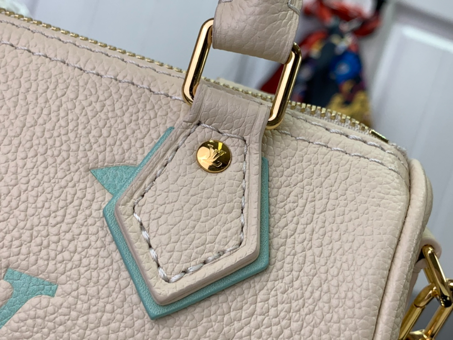 루이비통 나노 스피디 라떼 화이트 마차 그린 M24169 16107.5cm8.jpg