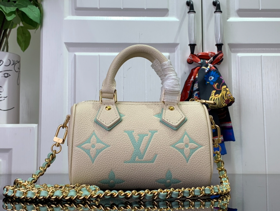 루이비통 나노 스피디 라떼 화이트 마차 그린 M24169 16107.5cm1.jpg