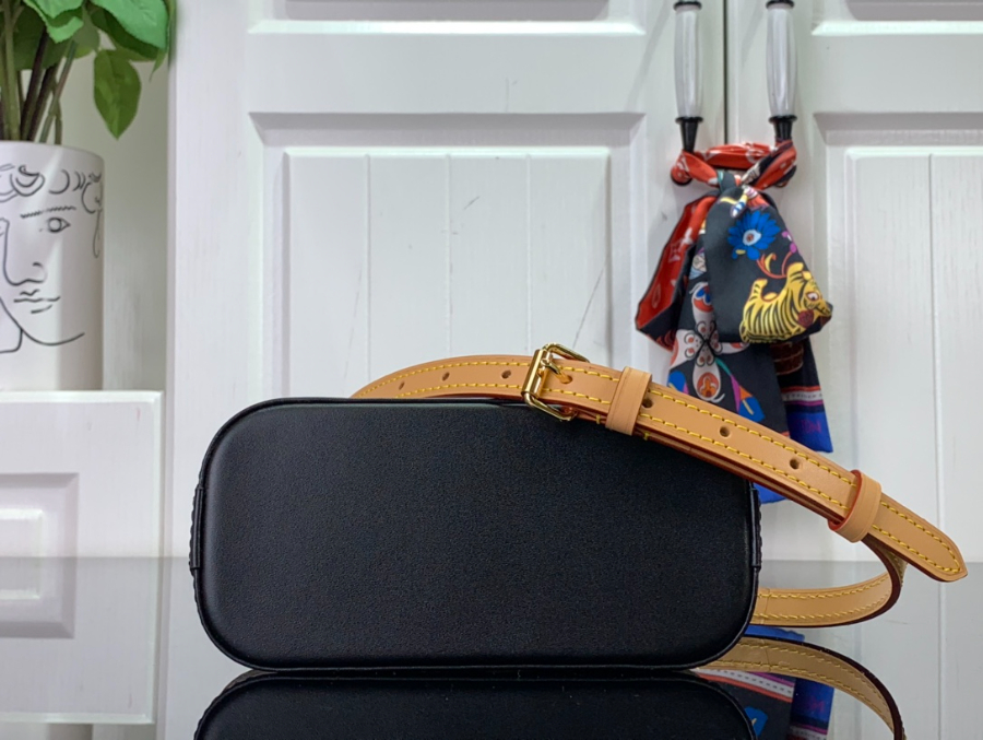 루이비통 나노 알마백 M46895 18128cm4.jpg