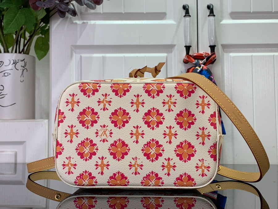 루이비통 네오노에 BB M25315 202013cm 레드4.jpg