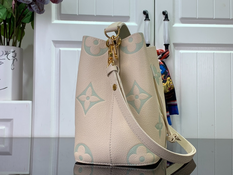 루이비통 네오노에 BB 숄더백 M24048 262617.5cm3.jpg