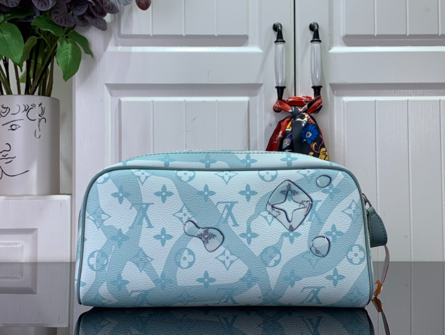 루이비통 도프 키트 토일렛 파우치 모노그램 크리스탈 블루 M82337 281516.5cm2.jpg