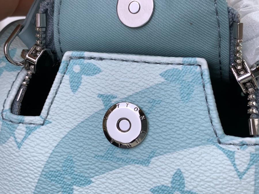 루이비통 도프 키트 토일렛 파우치 모노그램 크리스탈 블루 M82337 281516.5cm6.jpg