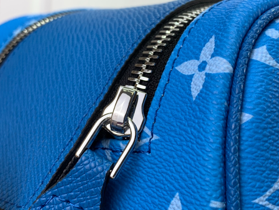 루이비통 돕 키트 토일렛 파우치 모노그램 2컬러 M44494 M3101309.jpg