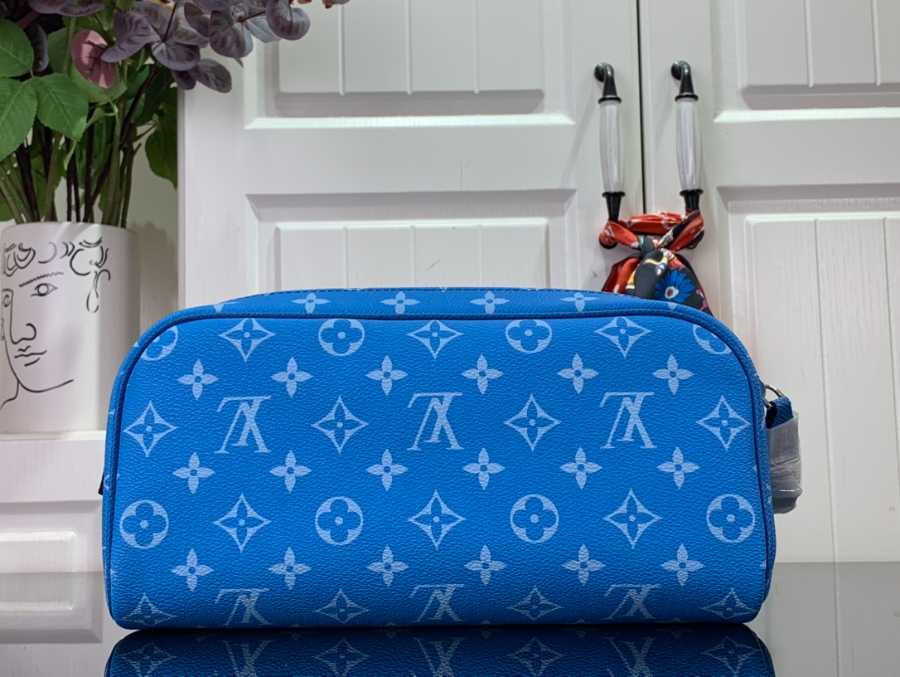 루이비통 돕 키트 토일렛 파우치 모노그램 2컬러 M44494 M3101304.jpg