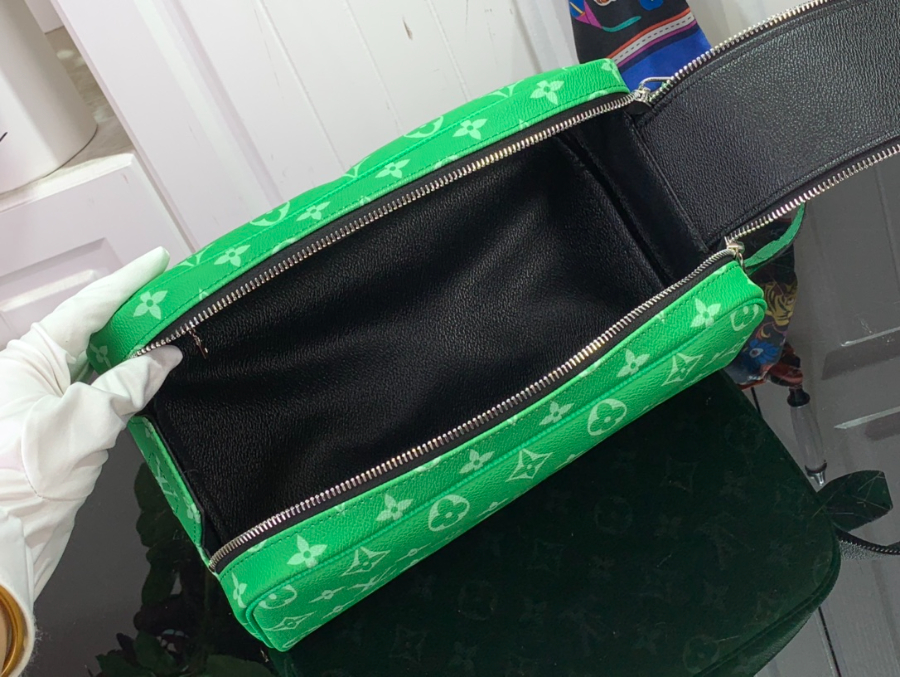 루이비통 돕 키트 토일렛 파우치 모노그램 2컬러 M44494 M3101316.jpg