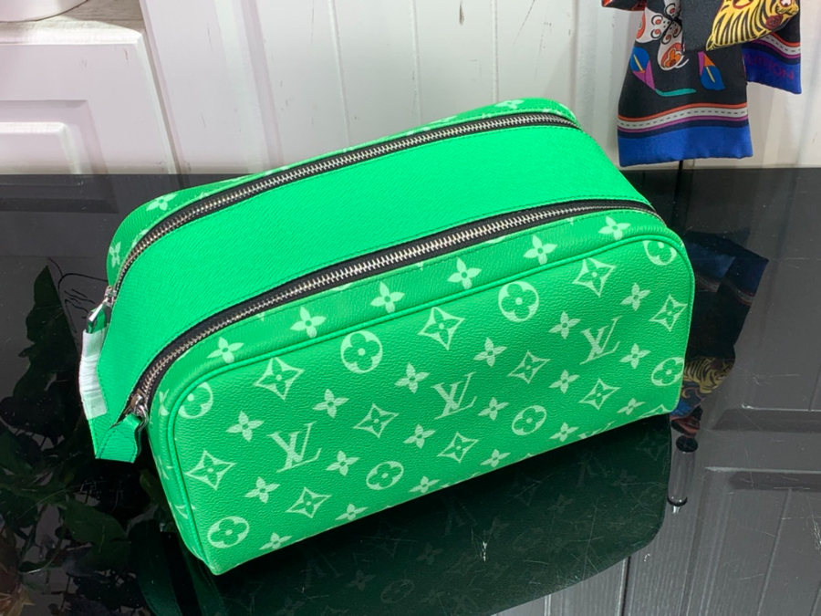 루이비통 돕 키트 토일렛 파우치 모노그램 2컬러 M44494 M3101314.jpg