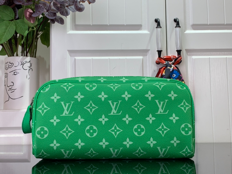 루이비통 돕 키트 토일렛 파우치 모노그램 2컬러 M44494 M3101312.jpg