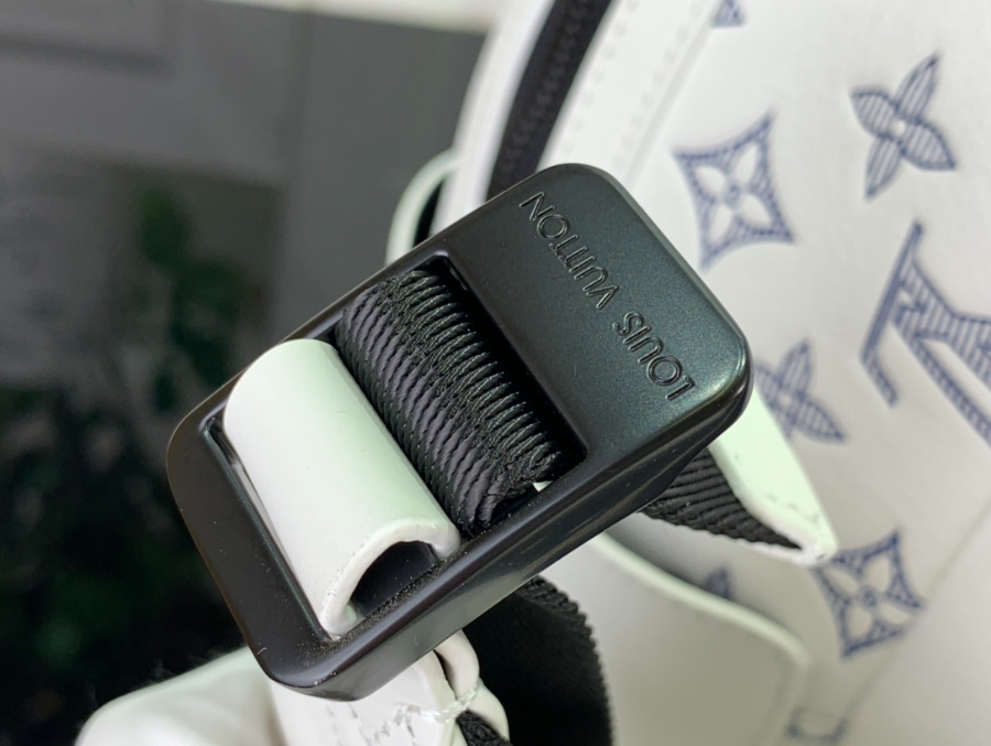 루이비통 디스커버리 백팩 M24760 293820cm 화이트7.jpg