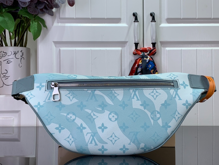 루이비통 디스커버리 범백 M22576 44159cm 스카이 블루2.jpg