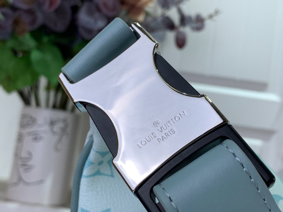 루이비통 디스커버리 범백 M22576 44159cm 스카이 블루7.jpg