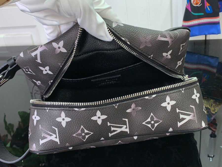 루이비통 락커 돕 키트 M11765 231312cm 블랙5.jpg