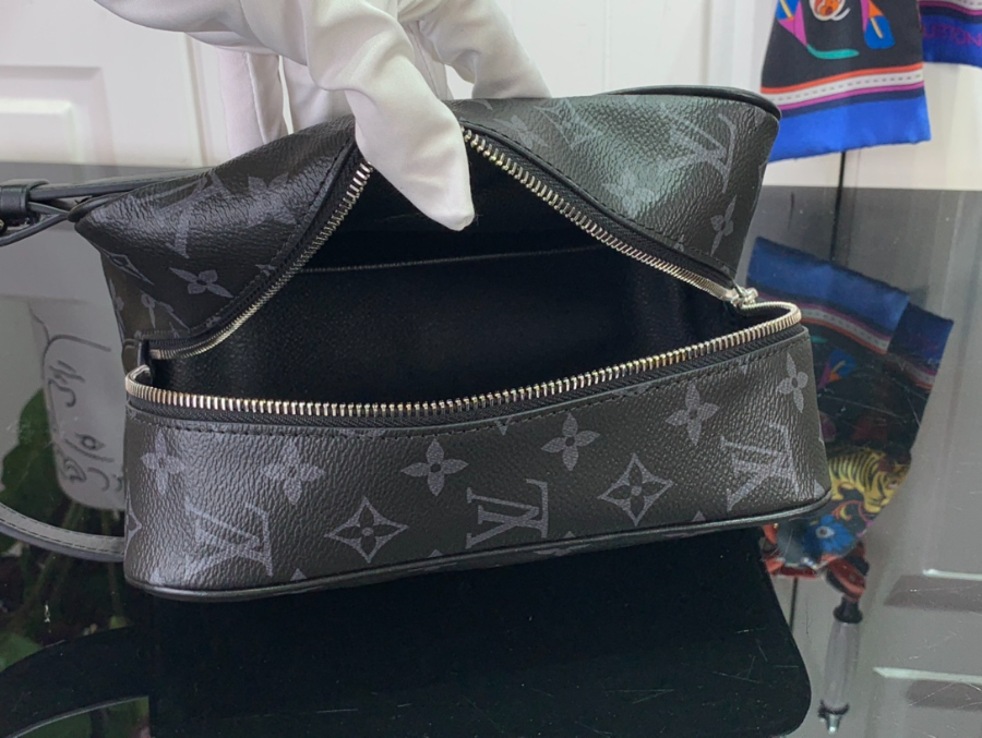 루이비통 락커 돕 키트 M83112 M83113 2컬러06.jpg