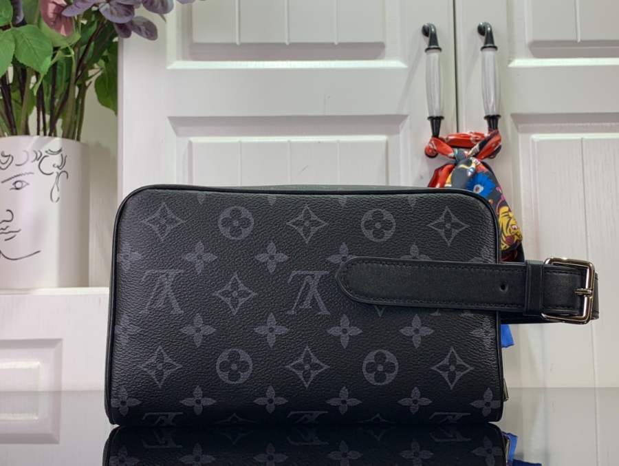 루이비통 락커 돕 키트 M83112 M83113 2컬러04.jpg