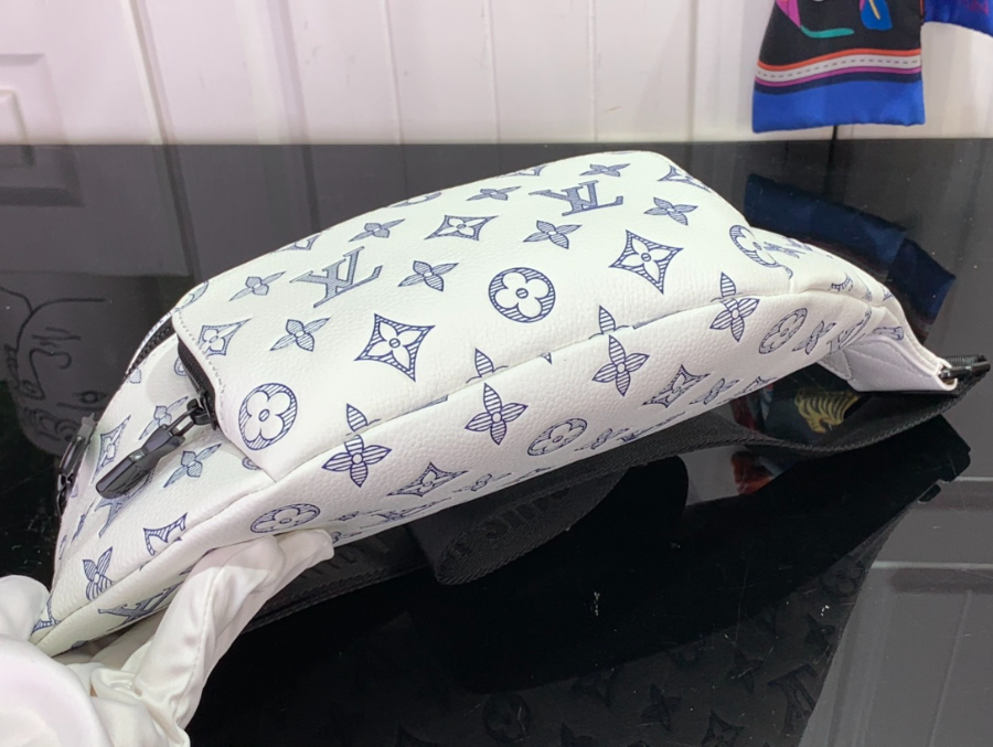 루이비통 러시 범백 화이트 M25227 30158cm4.jpg