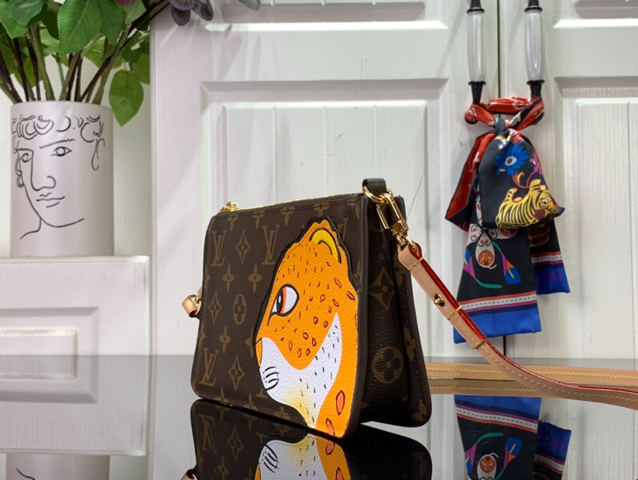 루이비통 렉싱턴 파우치 M83685 21.5134.5cm3.jpg