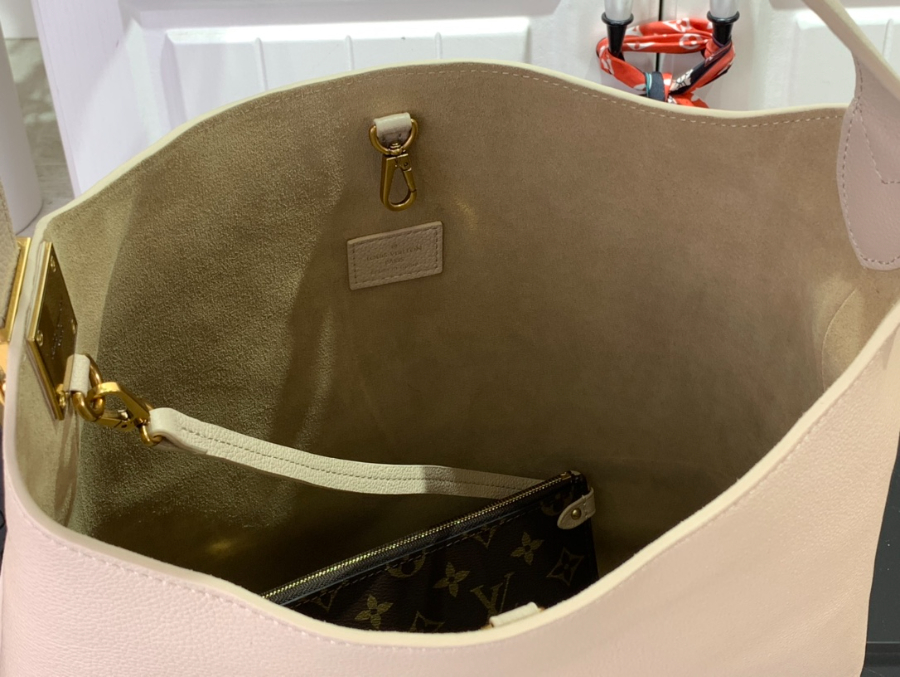 루이비통 로우 키 호보 MM 라임스톤 M25022 313518cm5.jpg